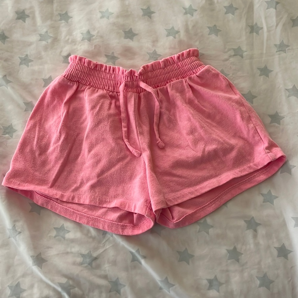 Size 3T pink Gap Kids shorts. Our favorite shorts for warm weather!
